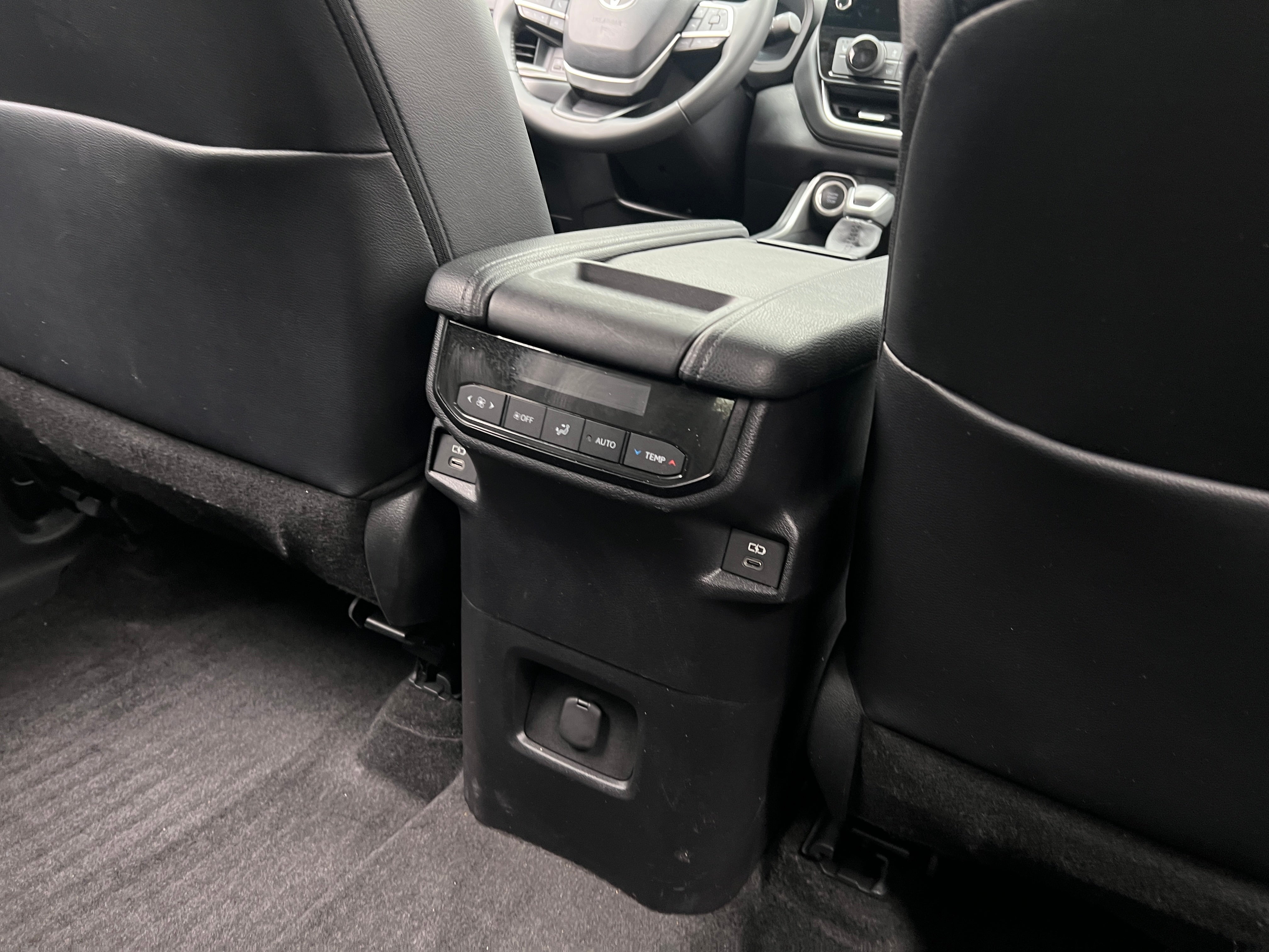 toyota grand highlander 2026 5TDAAAA56TS037704 image toyota grand highlander 2026 5TDAAAA56TS037704 image